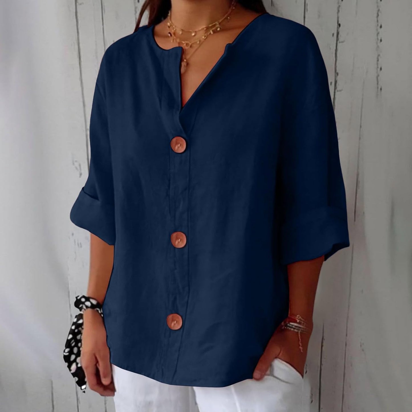 Women's Relaxed Linen Shirt with Versatile Design for Casual Occasions
