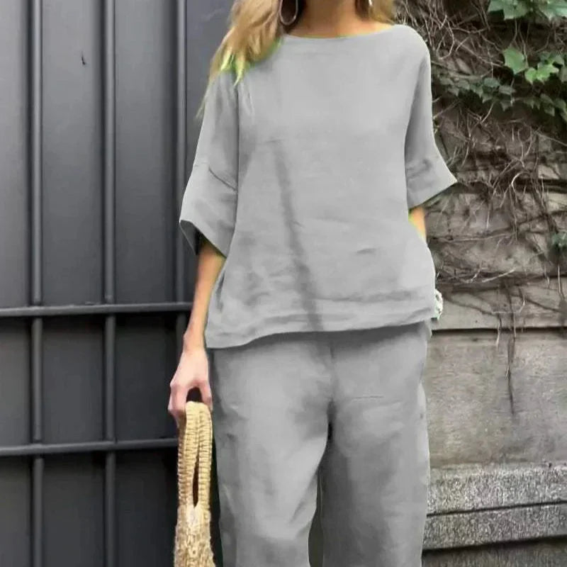 Liora - Minimalist Outfit Set for Women