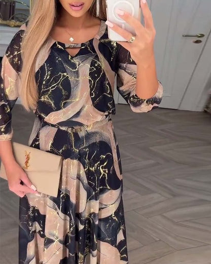 Women's Flattering Maxi Dress with Tailored Cut for Various Occasions