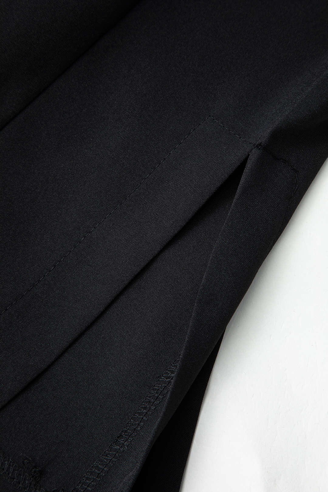 Women's High-Waisted Trousers with Pleated Detailing