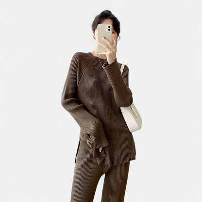 Women's Relaxed Fit Matching Leisure Set with Long Sleeve Top and Jogger Pants
