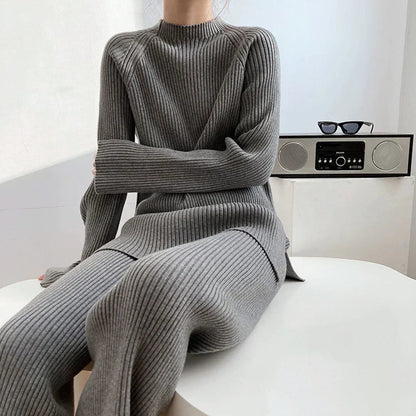 Women's Relaxed Fit Matching Leisure Set with Long Sleeve Top and Jogger Pants