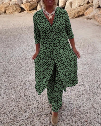 Women’s Vintage Print Set with Collared Blouse and Mid-Rise Pants