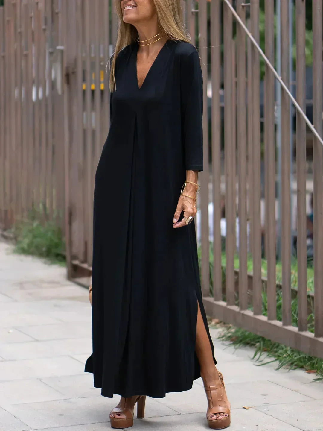 Women's Elegant Black Maxi Dress with Sophisticated Cut-1